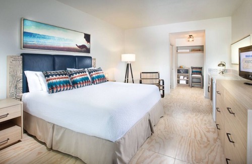St. Pete Beach Resort | Your Beach Adventure Awaits! Garden View, Outdoor Pool, Free Parking and BIke