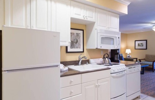 Carlsbad Village Hotel | Your Carlsbad Beach Escape! Outdoor Swimming Pool, Free Parking!