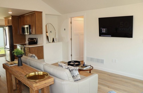 Sturgeon Bay House | Your Door County House - Newly Renovated - Steps from Sturgeon Bay Attractions