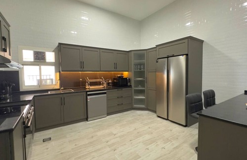 Al Danah Villa | Your Dream Oasis: Stunning 5-BR Villa in Al Danah