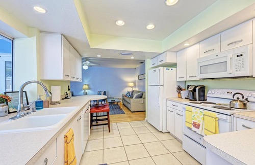 Sarasota Springs House | Your Dream Pool Home in Sarasota - #1 Siesta Key Beach a short drive