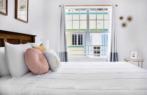 Flamingo/Lummus Hotel | Your Fun Packed Miami Beach Vacation! Short Walk to Art Deco Historic District