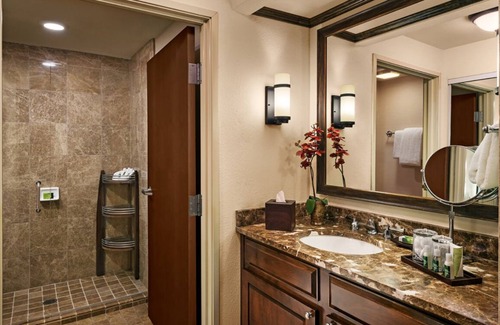 Gainey Village Villas Hotel | Your Gateway to Scottsdale's Wonders: Elegant Suites Await! Paws Friendly, Pool