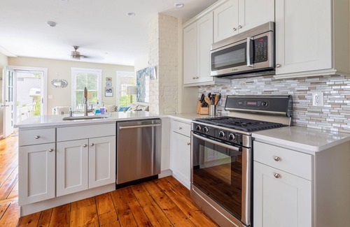 Provincetown Condo | Your Getaway in the West End - Sleeps 4!