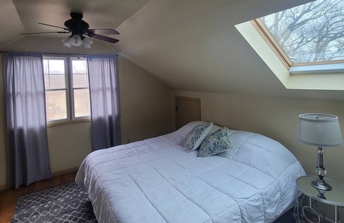 Benton County House | "Your Hilltop Haven: Embrace Bentonville & NWA's Vibrant Epicenter!"