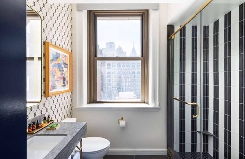 Center City Hotel | Your Home Away from Home in Philadelphia! Pets Allowed, Onsite Parking!