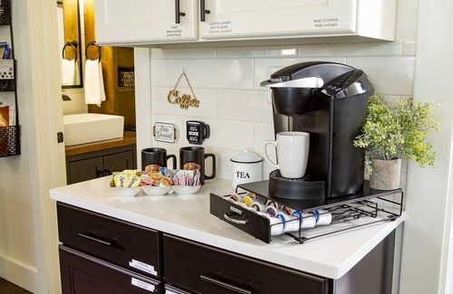 Windsor House | Your Home Away From Home~nDowntown Windsor