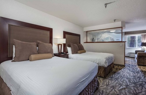 Orchard District Hotel | Your Home Away From Home! 2 Convenient Units, Free Parking, Pet-Friendly
