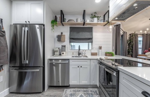 Davie House | Your-Home-Away-From-Home.