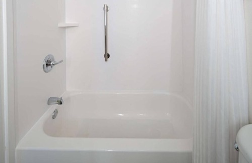 Albuquerque Hotel | Your Home Away from Home! Pets Allowed, Indoor Pool, Free Parking, Free Shuttle!