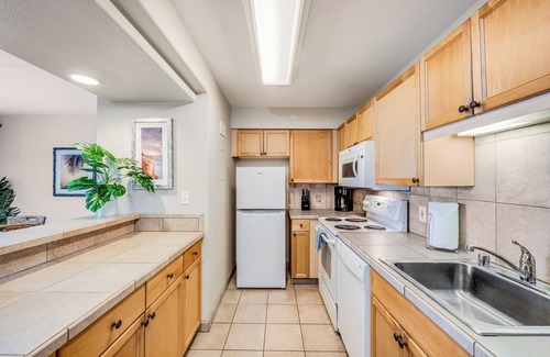 Kahana Condo | Your Oceanfront Maui Escape! Valley Isle Resort