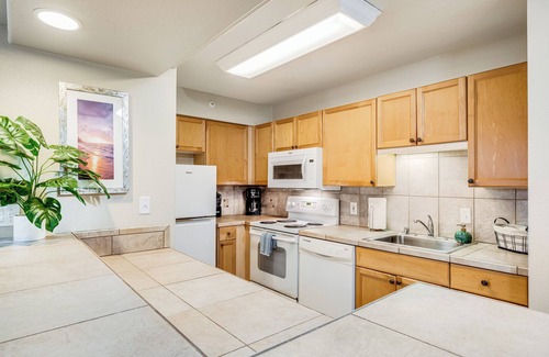 Kahana Condo | Your Oceanfront Maui Escape! Valley Isle Resort