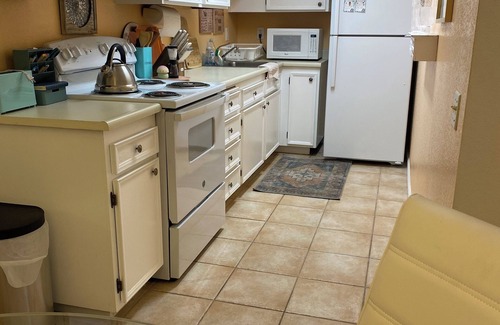 Racquet Club West Condo | Your own little zen retreat in Palm Springs