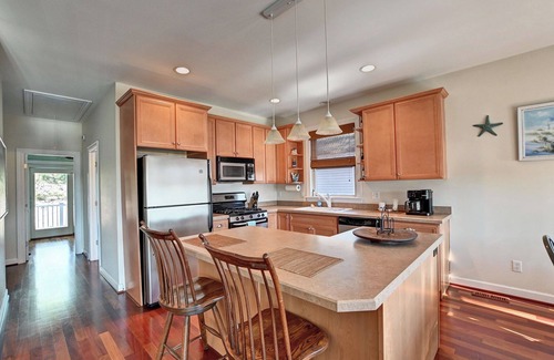 Ocean View Condo | Your Peaceful Retreat! 2 Bedroom Condo on the 2nd Floor! Wifi, Dock!