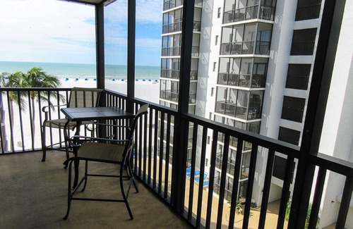 South Island Condo | Your Piece of Paradise! Super 2B/2B Beachfront Condo At Island Winds, Heated Pool, Tennis, WiFi