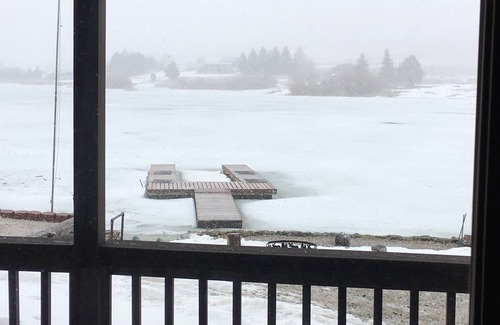 Soda Springs House | Your PRIVATE PARADISE on The Lake!Sleeps 8