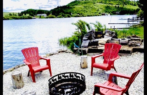 Soda Springs House | Your PRIVATE PARADISE on The Lake!Sleeps 8
