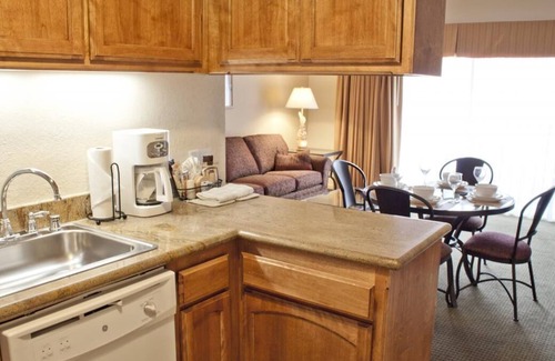 Avila Beach Resort | Your Relaxing Getaway Awaits! 3 Comfortable Units, Full Kitchen, Pool