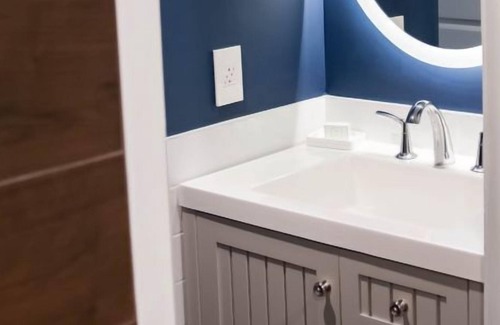 Marathon Resort | Your Relaxing Getaway Awaits! 4 Relaxing Units, Onsite Pool, Grill Area, Hot Tub