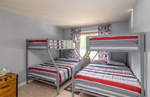 Tobyhanna House | Your Relaxing Pocono Escape in a Gated Community Filled With Amenities!10 Sleeps