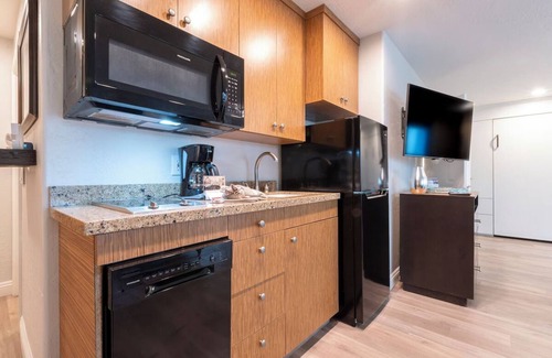 San Clemente Hotel | Your San Clemente Hideaway! 2 Spacious Units, Pool!