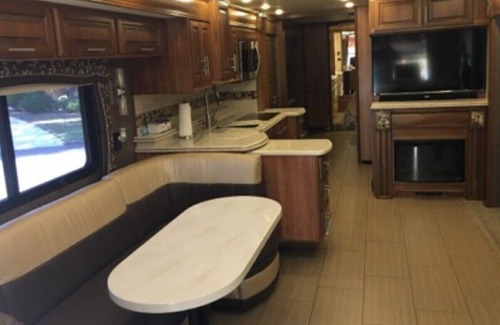 Gunter Afs House | Your Vacation in Style! Enjoy your family on the Road with Comfort & Class!!