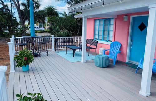 Seminole Cottage | Your very own Private Beach Cottage-walk to the beach