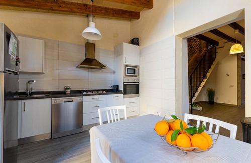 Maria de la Salut House | YourHouse Arraval, lovely house with Jacuzzi and terrace in a quiet town