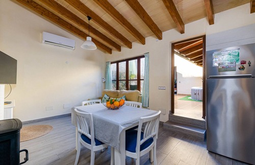 Maria de la Salut House | YourHouse Arraval, lovely house with Jacuzzi and terrace in a quiet town