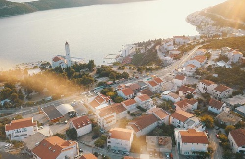 Neum Hotel | Youth Hotel Lav