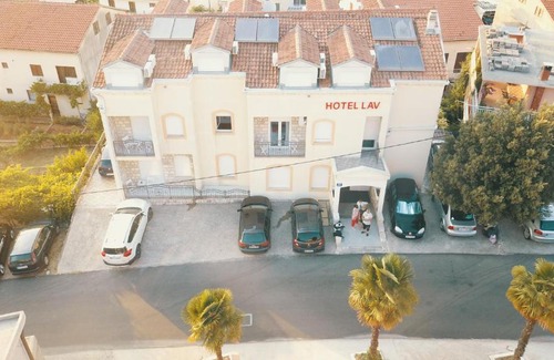 Neum Hotel | Youth Hotel Lav