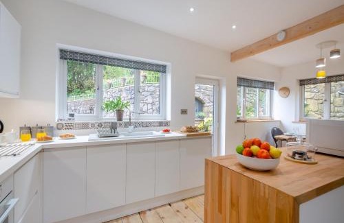 Rhyd-y-foel House | Yr Allt