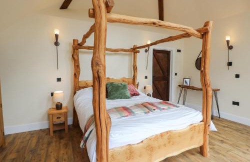 Cribyn House | Yr Awen
