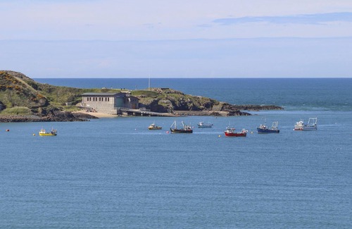 Edern Apartment | YR HEN BOST, pet friendly, country holiday cottage in Morfa Nefyn