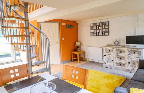 Llanfair Caereinion House | YR HEN EFAIL, pet friendly, character holiday cottage in Llangadfan