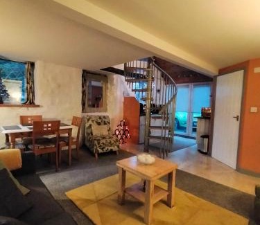 Llanfair Caereinion Apartment | Yr Hen Efail - Quirky Old Smithy cottage near forest walks, cycling & lakes