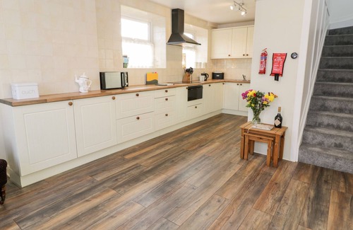 Frongoch Cottage | YR HEN SIOP, romantic, character holiday cottage in Bala