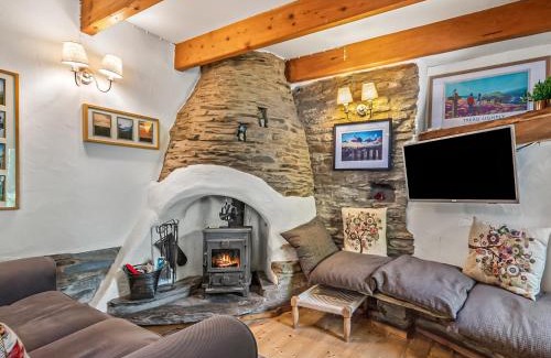 Llanglydwen House | Ysgubor Ganol