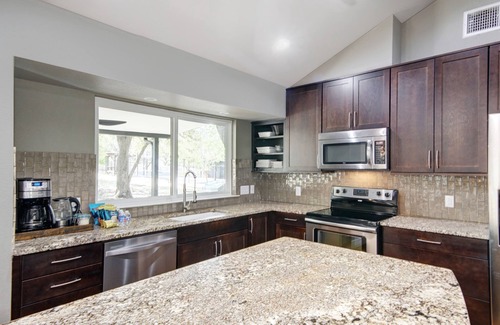 Northview Hills House | Yucca Oasis
