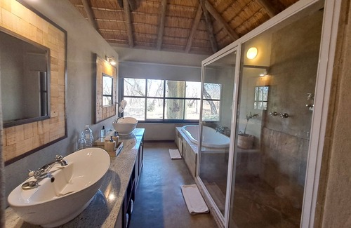 Kruger National Park Cabin | Xanatseni Private Camp