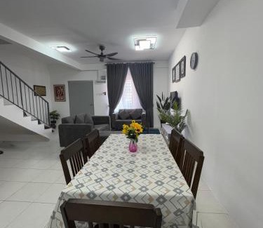 Tasek Gelugor Apartment | Zalins CozyHome 3BR - Double Storey Terrace