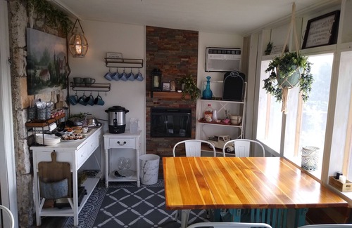 Kerrville Bed & Breakfast | Zannabella private Suite with hot breakfast included