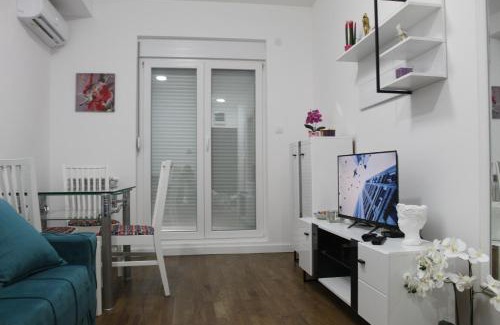 Kragujevac Apartment | Zara Lux Panorama