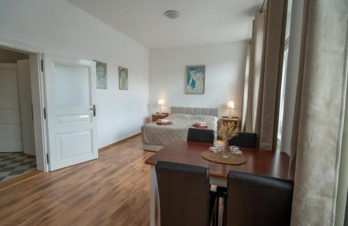 Zbiroh House | Zbirožský dvůr