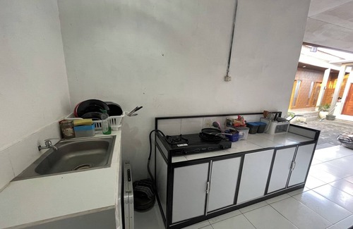Batu Bolong Hotel | Zee House