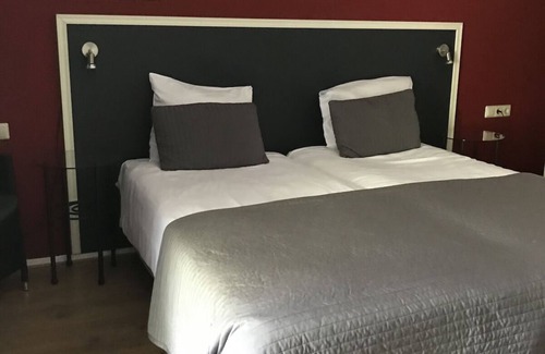 Renesse Hotel | Zeeland Escape w/3 Spacious Haven | Coastal Adventures & Local Sites nearby
