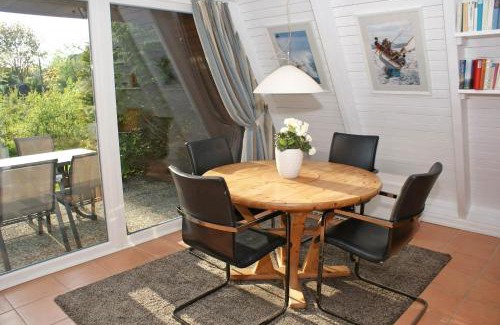Damp Resort | Zeltdachhaus mit TV im Schlafzimme