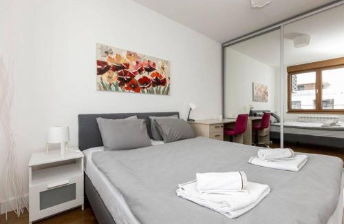 Zemun Apartment | Zemun Luxury - Comfortable, workspace, quiet, free parking, Netflix