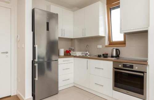 Zemun Apartment | Zemun Luxury - Comfortable, workspace, quiet, free parking, Netflix