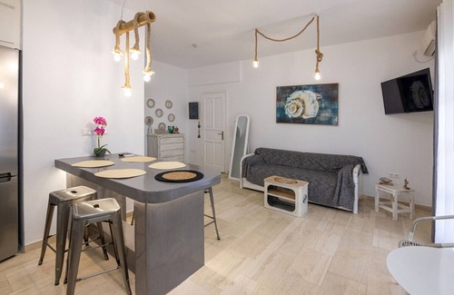 Tinos Apartment | Zen Beach House in Tinos 2